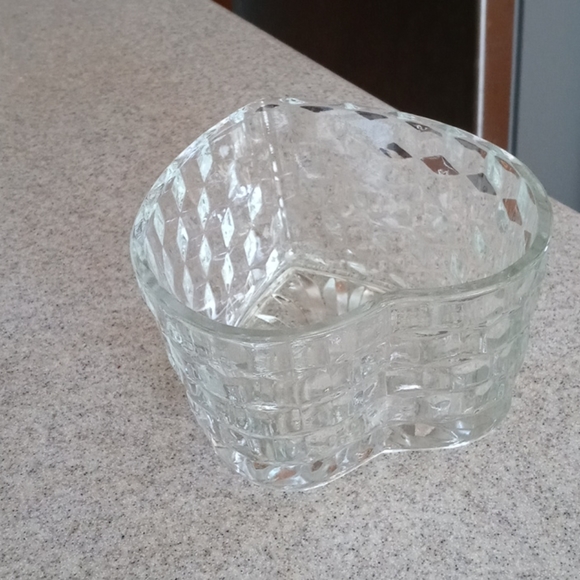 Vintage Home Interiors Glass Heart Candy Dish - Picture 4 of 4